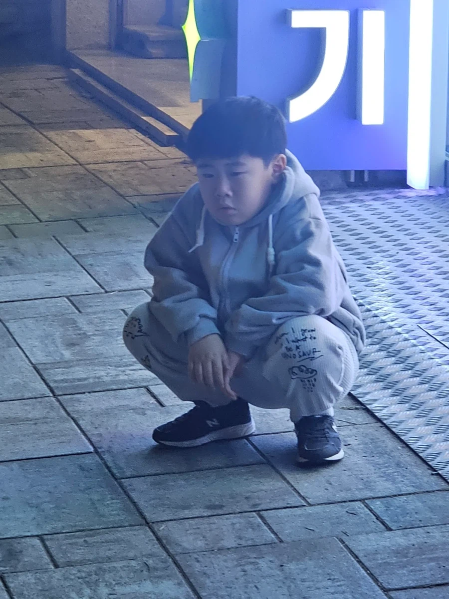 도박에 탕진한 8세의 최후_2.webp