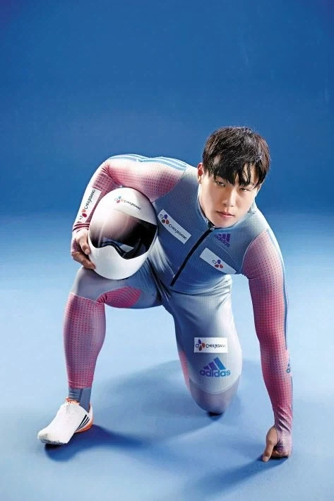 한강 라면이 4천원이라서 좀 비싼거 같다고?_1.webp