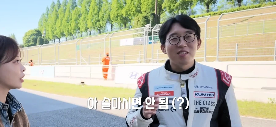 자녀의 선택적 생산에 따른 고급적인 토론을 하는 유튜버들_7.webp