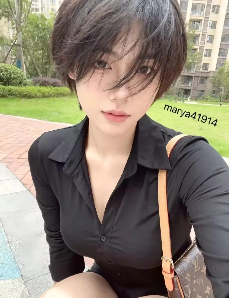 나 숏컷 미인 좋아했네_1.webp