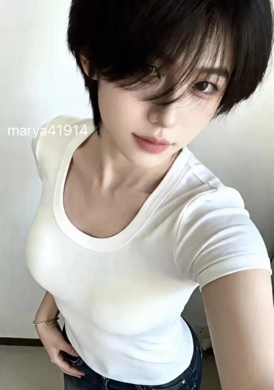 나 숏컷 미인 좋아했네_4.webp