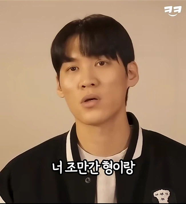 머리모양가지고 트집잡아 똥군기잡는 대학선배_12.webp