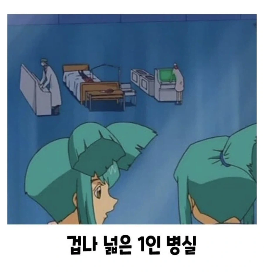 애니 속 이상한 가구배치 모음_8.webp