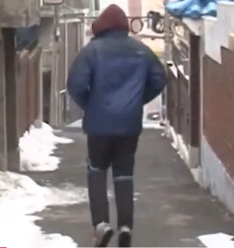 자기 기분 더러우니 카메라 싹 다 끄라는 조나단_1.webp