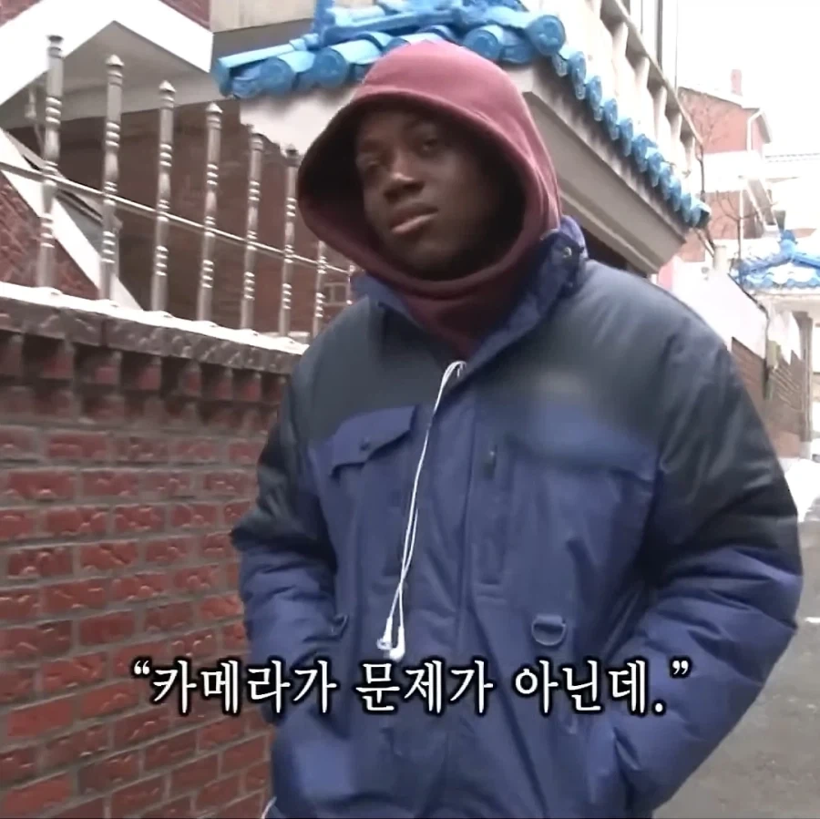 자기 기분 더러우니 카메라 싹 다 끄라는 조나단_6.webp