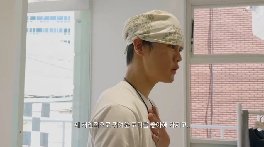 패션 대결하는 리센느 원이와 제나_26.webp