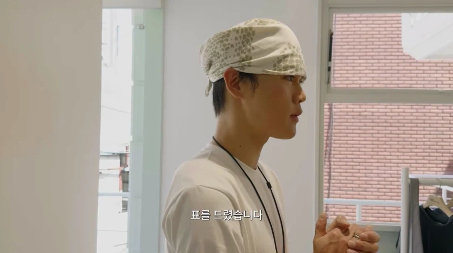 패션 대결하는 리센느 원이와 제나_27.webp