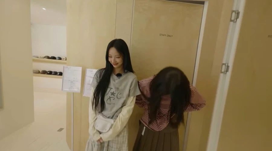패션 대결하는 리센느 원이와 제나_28.webp