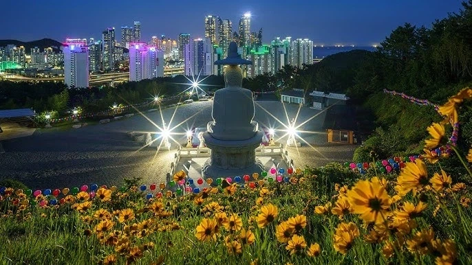 부산 유명관광지에 있는데 의외로 부산 사람들도 잘 모르는 사찰들.jpg_1.webp