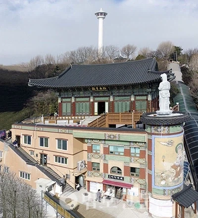 부산 유명관광지에 있는데 의외로 부산 사람들도 잘 모르는 사찰들.jpg_3.webp