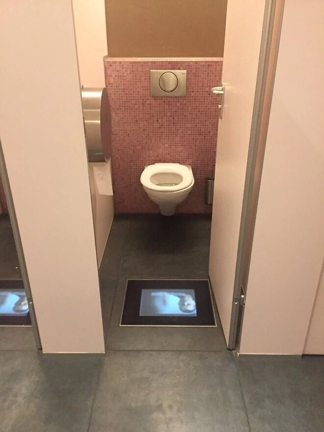 스위스 영화관 안쪽 화장실에 설치되어 있는 것.jpg_2.webp
