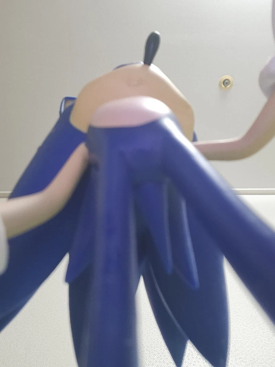 피규어 가랑이 사이 위로 찍기_1.webp