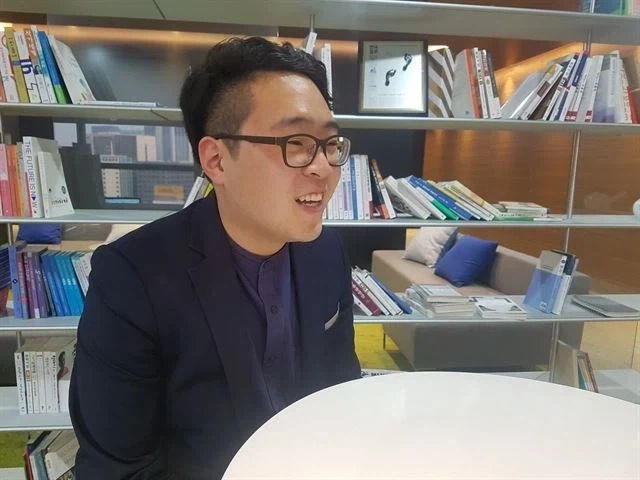 김준표 마술사가 수염을 기르는 이유_1.webp