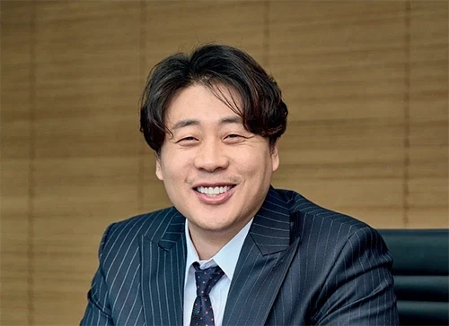 지금 가장 해맑게 웃고있을 인물!_1.webp