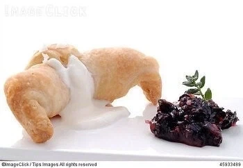 쩍벌린 가랑이사이에서 흰크림이 흘러넘치는_1.webp