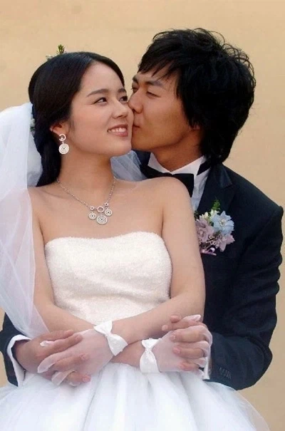 한창인 스물 세 살 여자를 채간 나쁜 놈.jpg_1.webp
