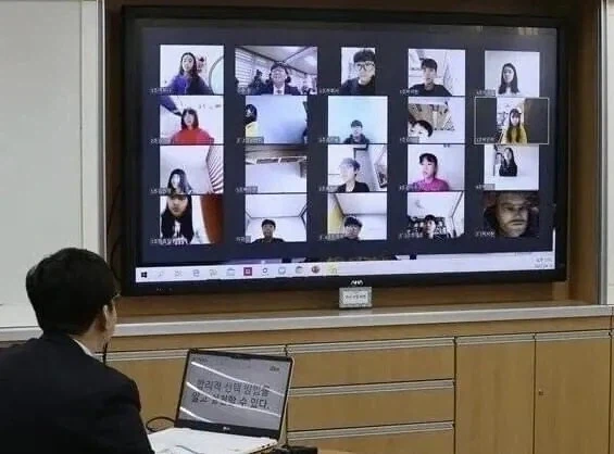 대리출석 레전드_1.webp