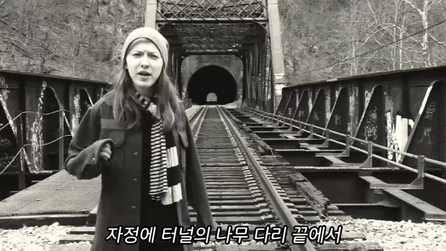 공포) 보기만해도 미치고 끝내 죽는다는 존재를 소환하는 방법_1.webp