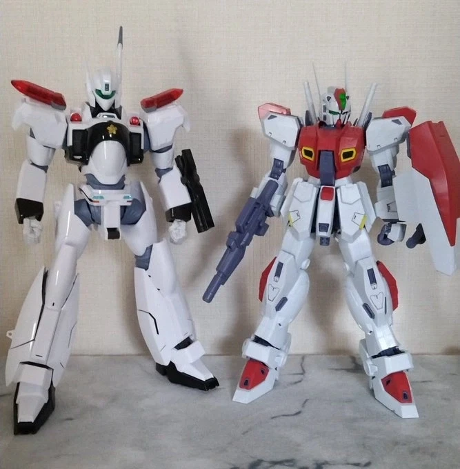 RG 1/48 잉그램 플러스 사이즈 비교 + 다리 수납 기믹 전개 사진_1.webp