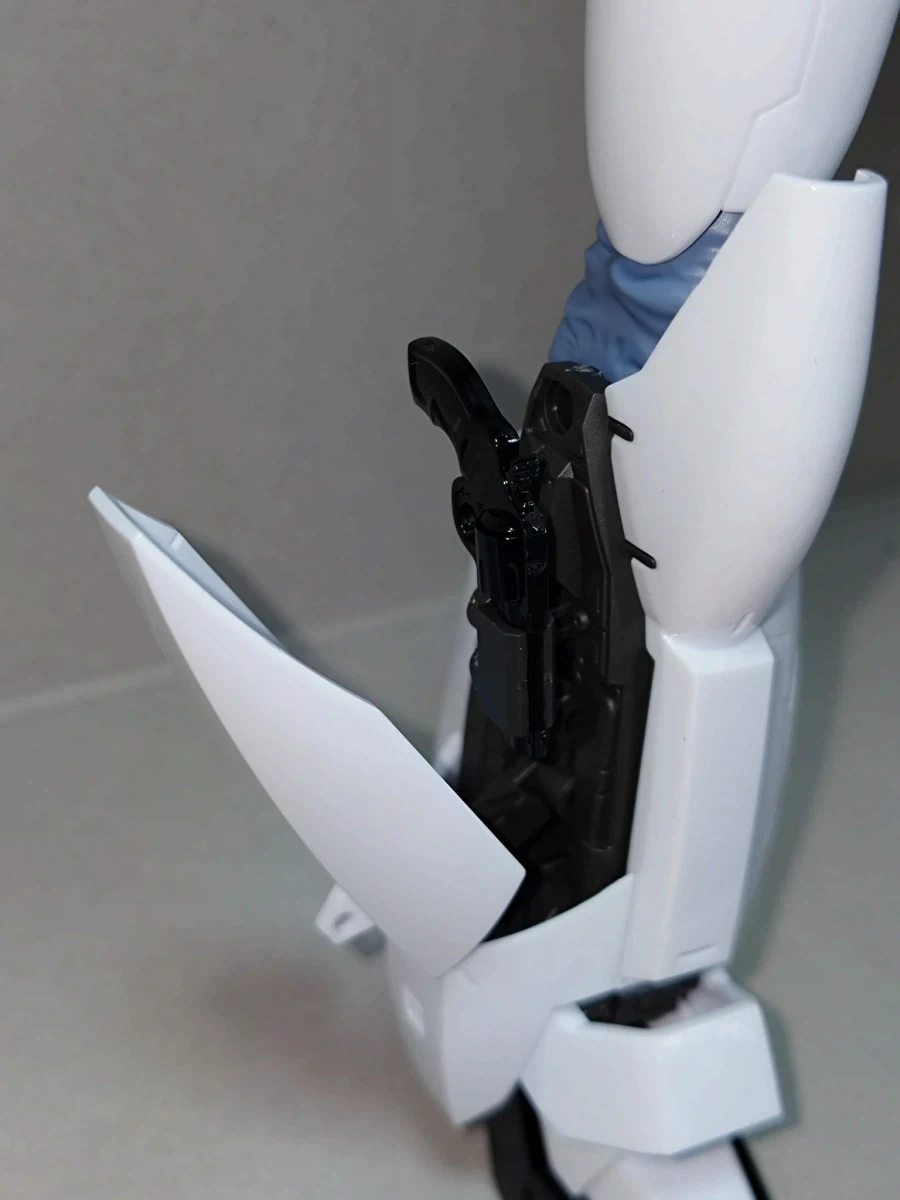 RG 1/48 잉그램 플러스 사이즈 비교 + 다리 수납 기믹 전개 사진_5.webp