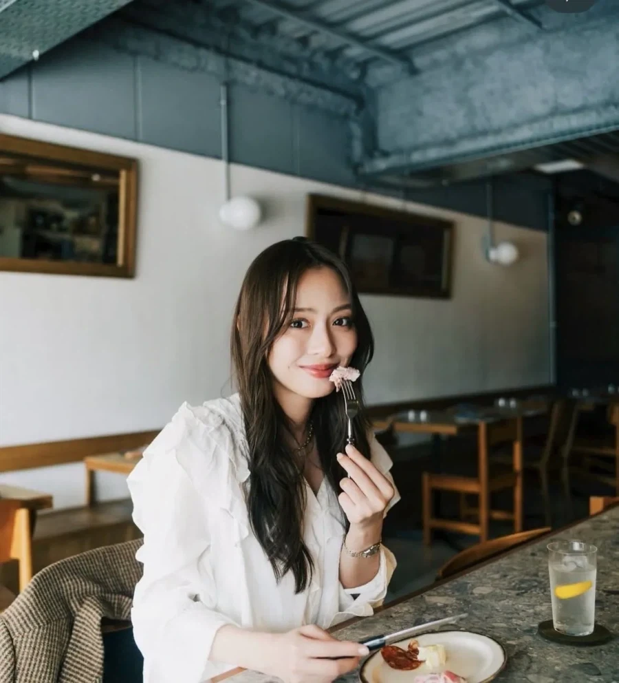 한국식 메이크업 받은 일본 여배우_6.webp