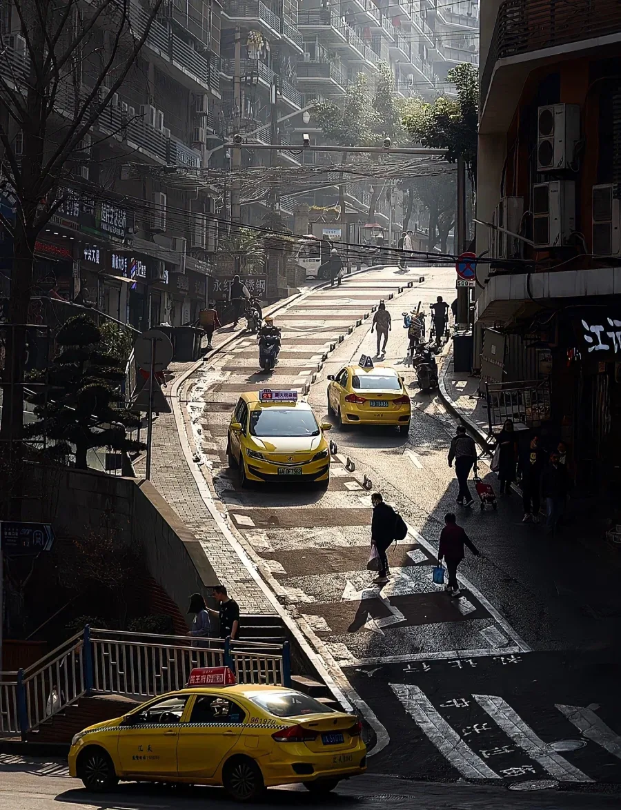 1층에서 떨어져 죽을수도 있는 도시.jpg_4.webp