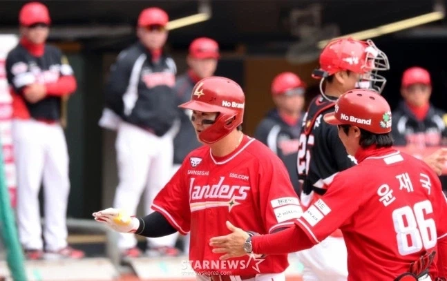 하필 그 시국에 벌어지는 KBO 무시무시한 더비_2.webp