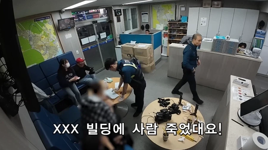파출소 취재 도중 갑자기 빌딩에 돌아가신 분 발견 신고 들어옴 ㄷㄷ_3.webp