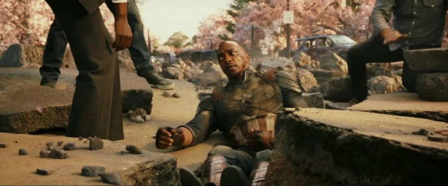 MCU)비브라늄 슈트 아니었으면 빈대떡이 될뻔했던 샘_8.webp