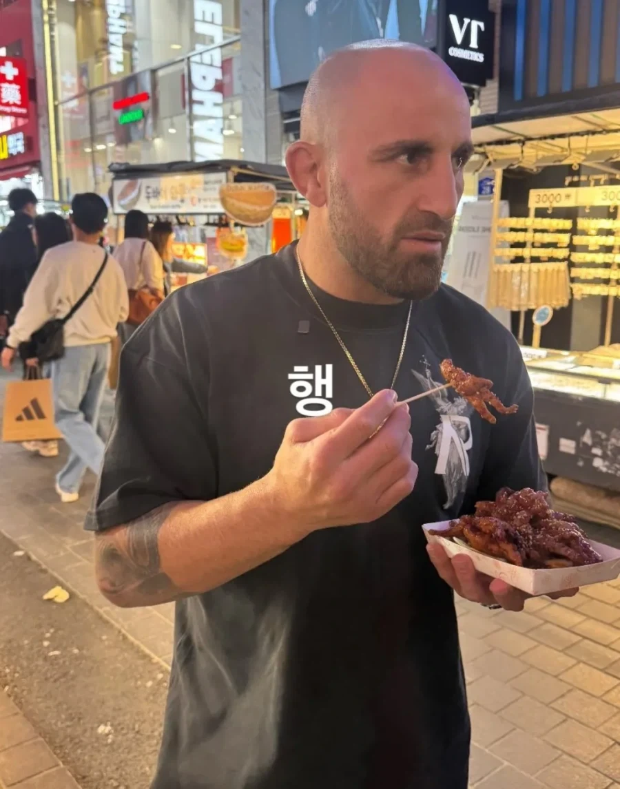 한국 여행온 ufc 선수가 먹고간 음식들_4.webp