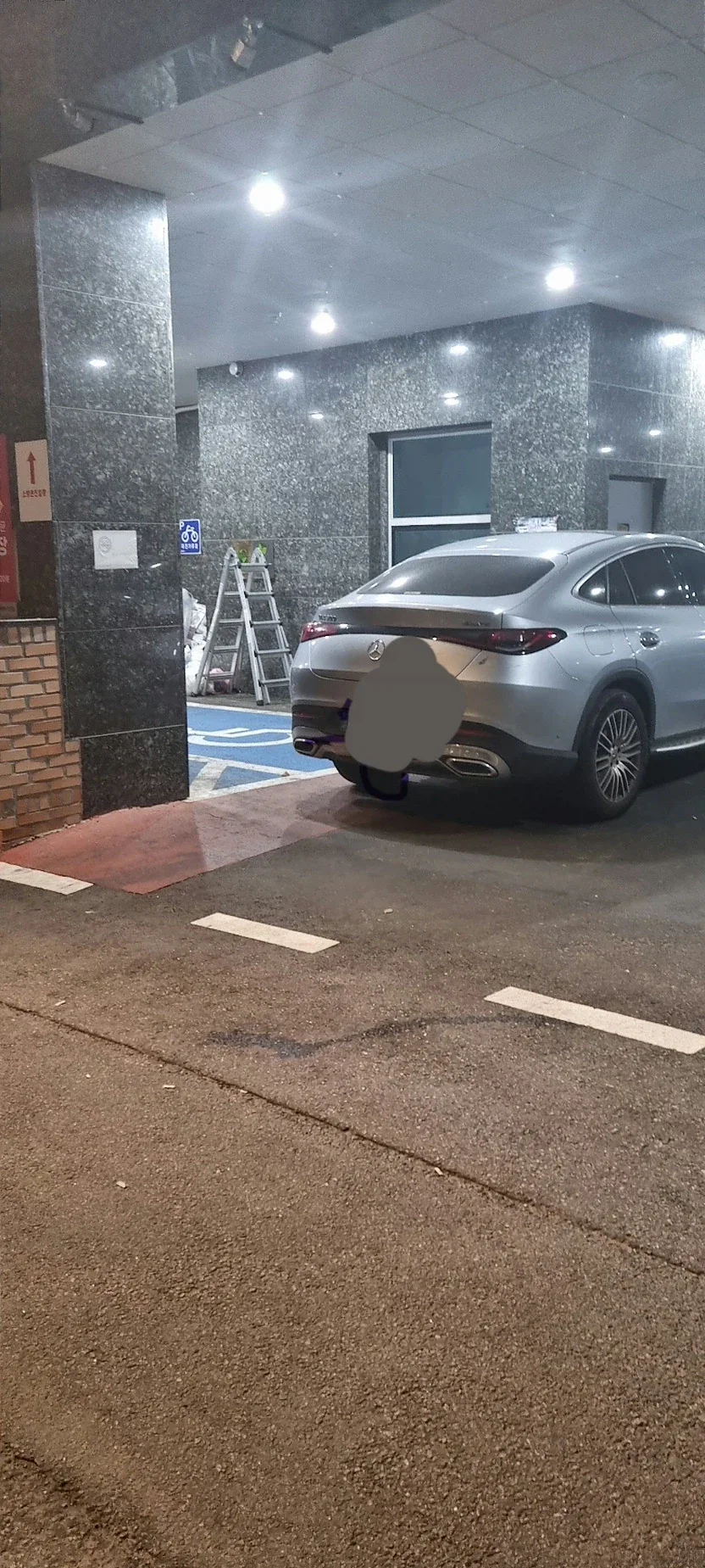 1인 입구 막기 ㄷㄷㄷㄷ_1.webp
