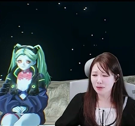 명조에서 레베카 스토리 보고 오열하는 레베카(스피키) 성우.jpg_8.webp