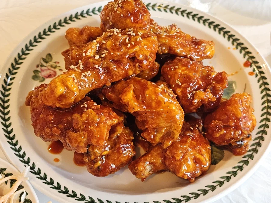 호불호 갈리는 치킨.jpg_2.webp