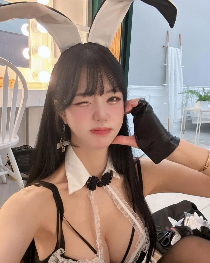 레이싱 모델 민한나 모델님 바니걸 코스프레_2.webp