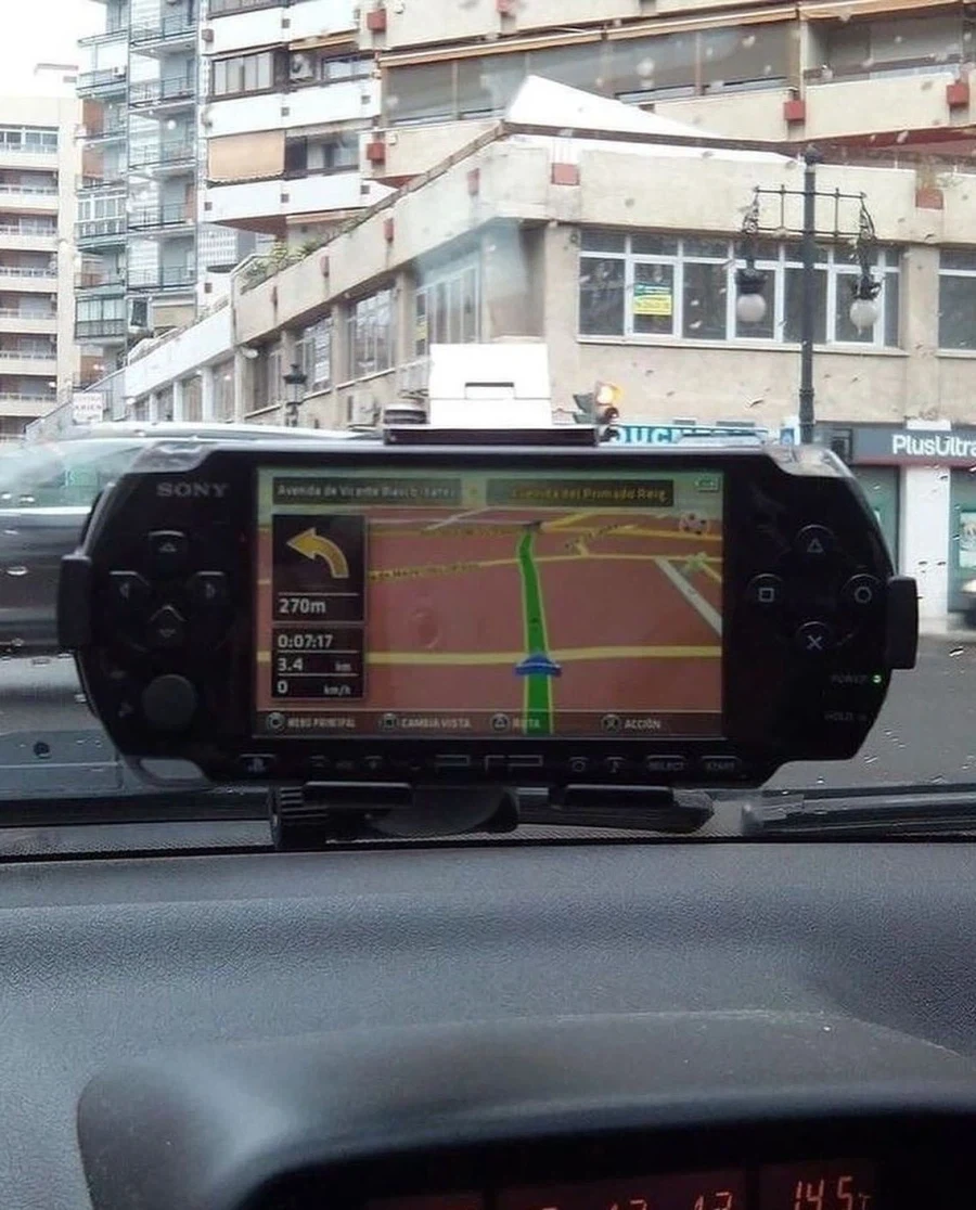 일본에선 아직도 현역인 PSP ㄷㄷㄷㄷㄷㄷ.jpg_5.webp