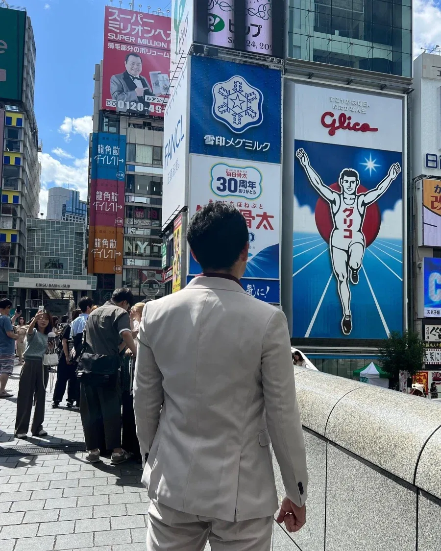생일선물로 오사카에서 와이프가 키류 코스프레 사진찍어줌_6.webp