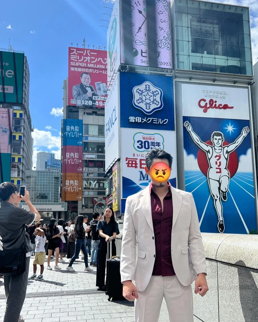 생일선물로 오사카에서 와이프가 키류 코스프레 사진찍어줌_7.webp