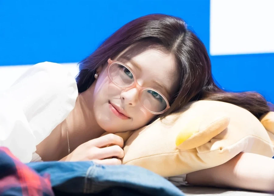 호불호 갈리는 안경_5.webp