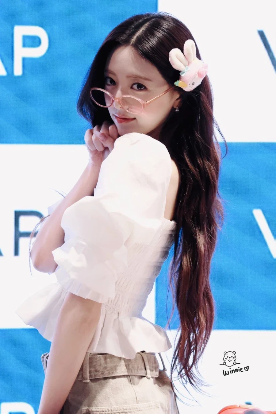 호불호 갈리는 안경_6.webp