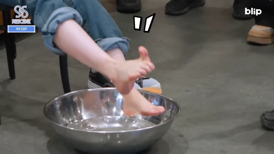 리센느 발가락 따봉 오리지날 ver_4.webp