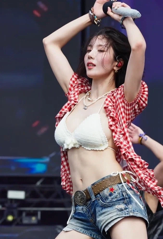 워터밤 게스트, 권은비 vs 마이클 잭슨.jpg_3.webp