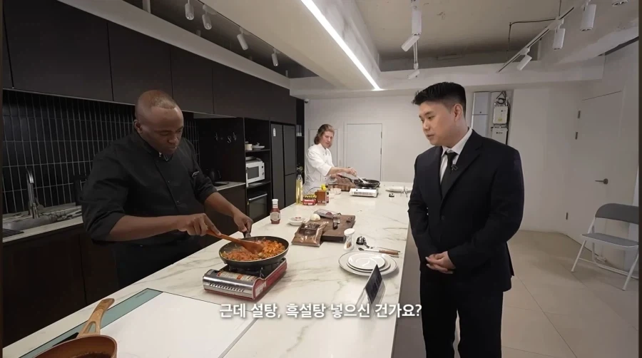 암살각을 재는 조나단과 지지않는 나폴리 맛피자_1.webp