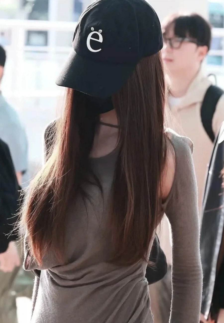 꽁꽁 싸매도 장원영.jpg_3.webp