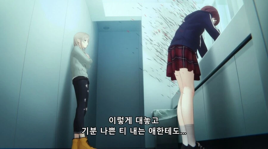 걸즈밴드크라이) 사람을 그렇게 보다간 평생 아무하고도 말 못 붙이고 살걸?_33.jpg