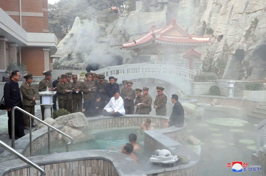 그때 장군님이 나타났다...jpg_1.webp