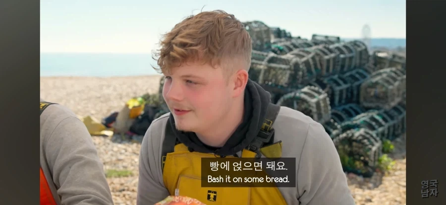 옛날부터 누들 샌드위치를 즐겨먹는다는 남자_7.webp