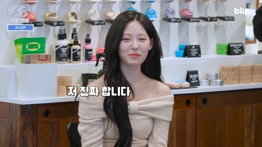 의외로 처음 공개한게 아니었던 발가락 따봉.jpg_5.webp