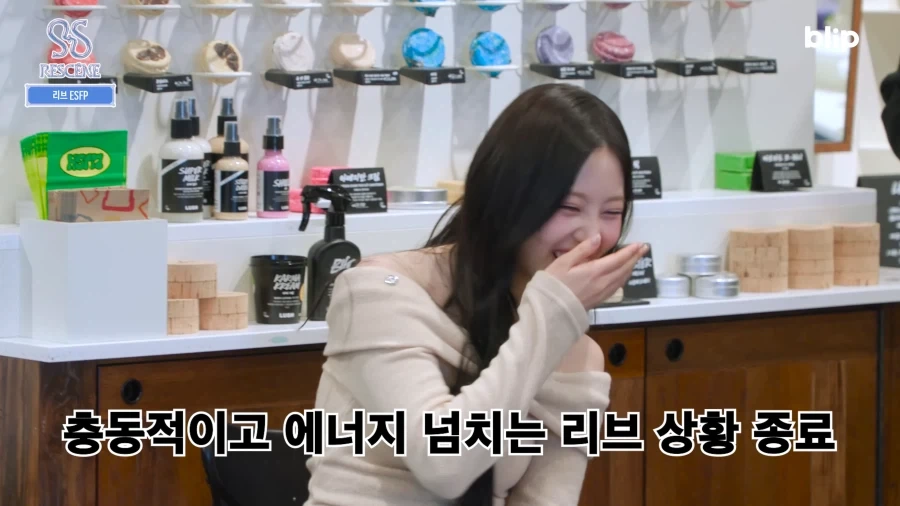 의외로 처음 공개한게 아니었던 발가락 따봉.jpg_18.webp