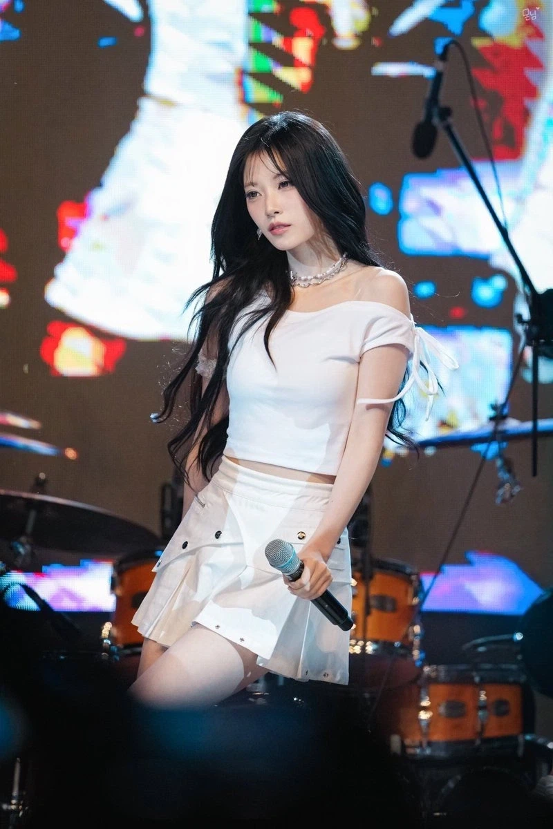 본업 모먼트만 보면 상상도 못할 본캐.jpg_1.webp