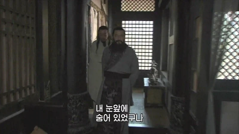 삼국지) 유비가 제갈량을 삼고초려하는동안 조조는_13.webp